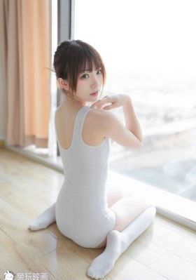 强制把药丸推进她体内h
